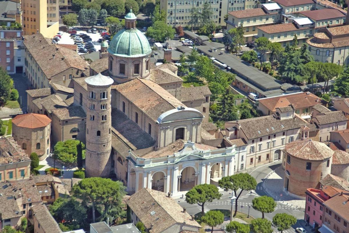 Duomo - City Center Appartamento Elegante Con Suite رافيننا المظهر الخارجي الصورة